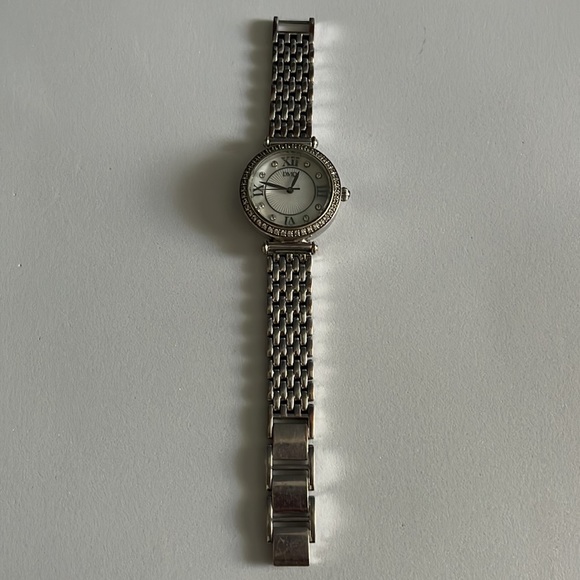 DMQ SilverTone Pave Bezel Round Dial Bling Ladies Watch - Picture 16 of 16